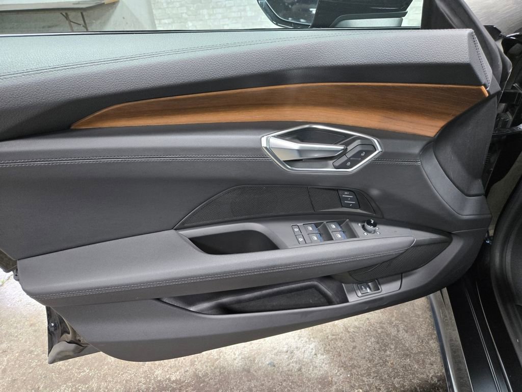 Used 2022 Audi e-tron GT Premium Plus image 7