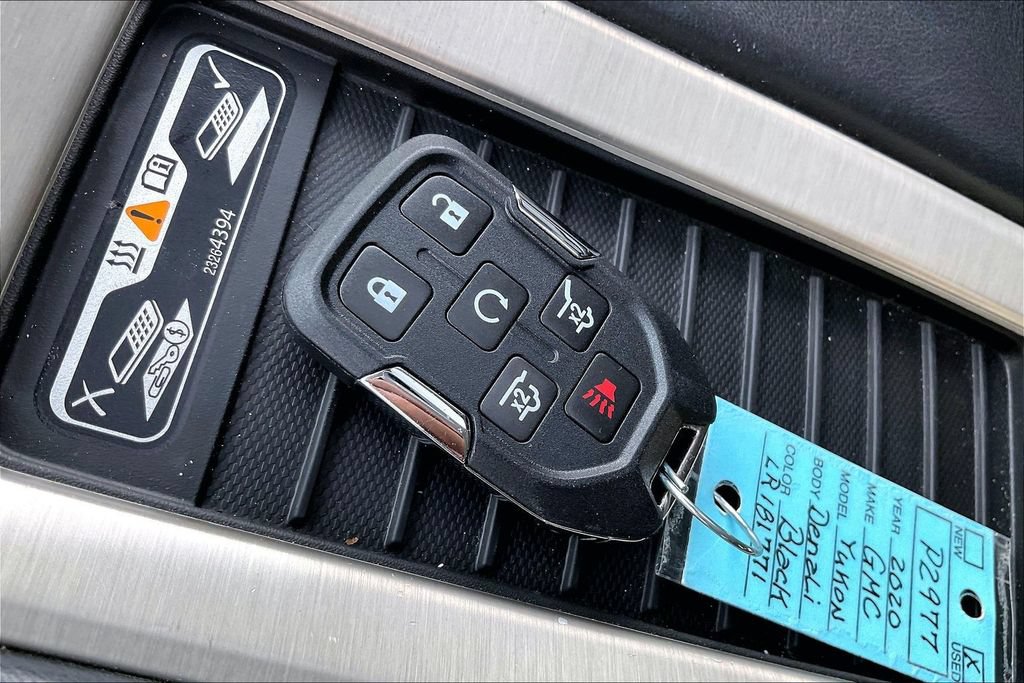 Used 2020 GMC Yukon Denali w/ Denali Premium Package AWD/4WD image 11
