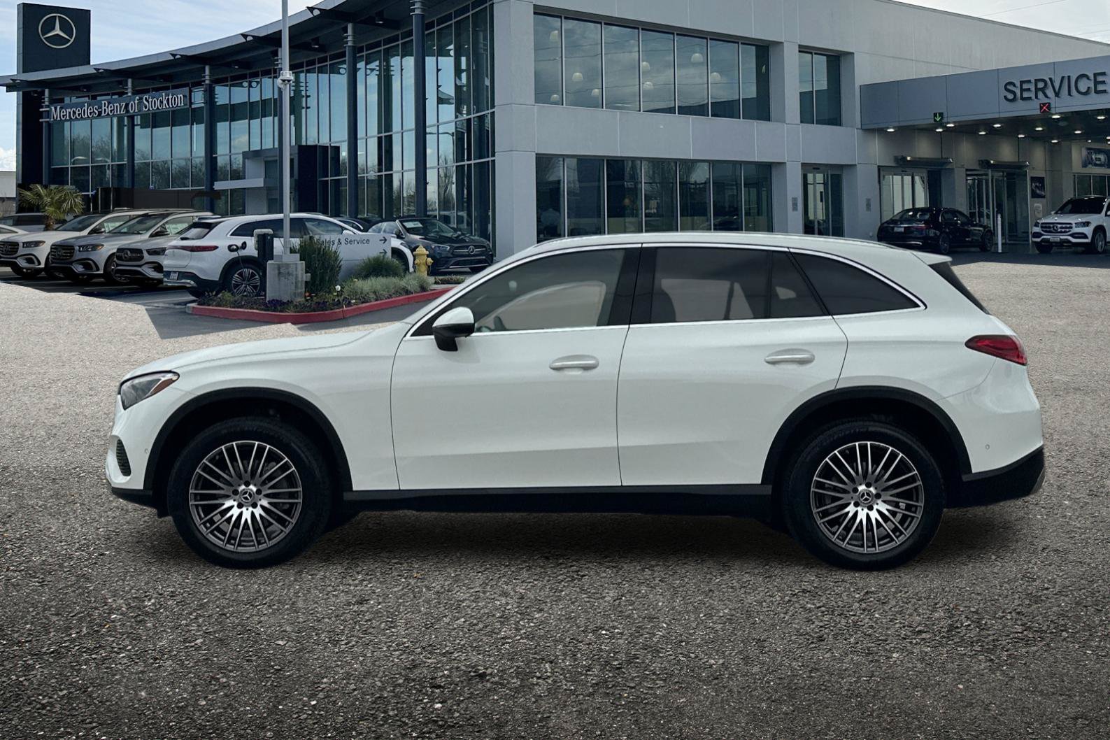 Certified 2025 Mercedes-Benz GLC 300 4MATIC image 7