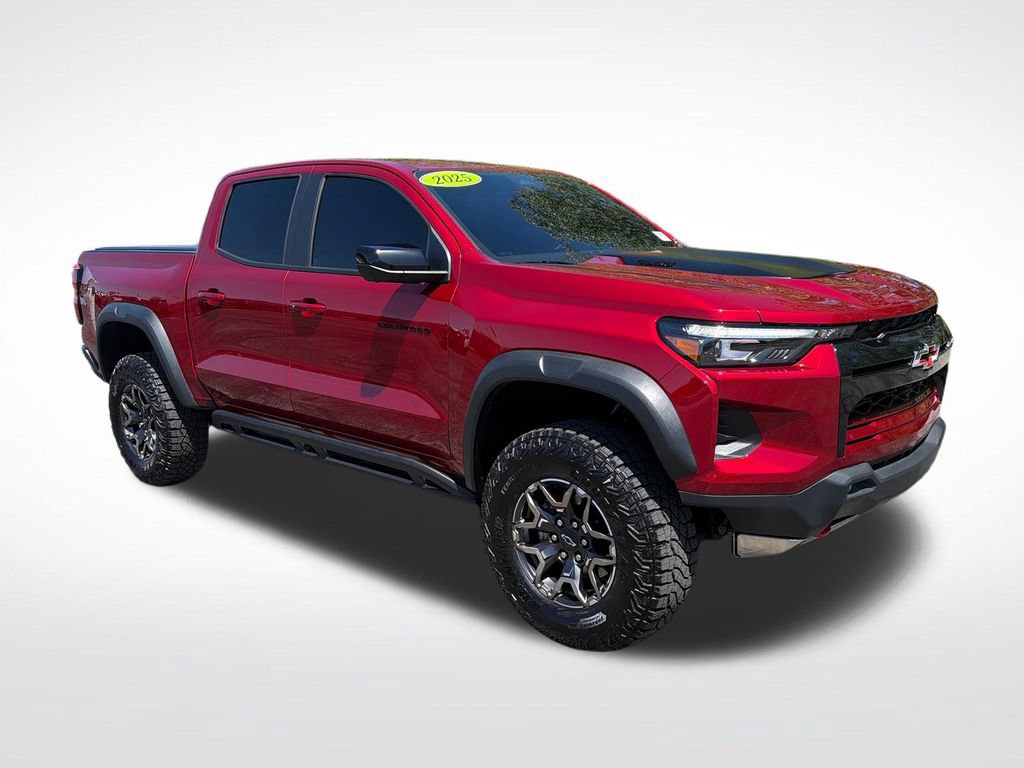 Used 2025 Chevrolet Colorado ZR2 w/ Technology Package AWD/4WD image 8