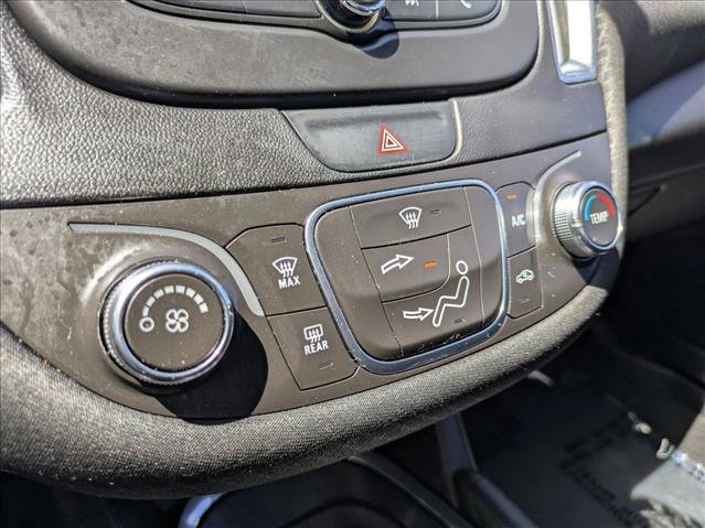 Used 2018 Chevrolet Malibu LT FWD image 12