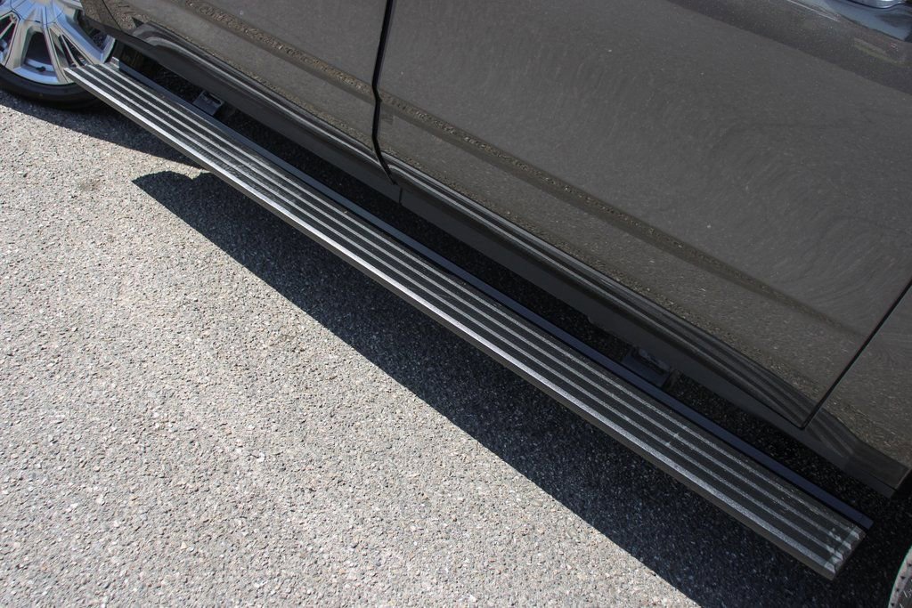 Used 2021 Chevrolet Suburban High Country w/ Premium Package image 6