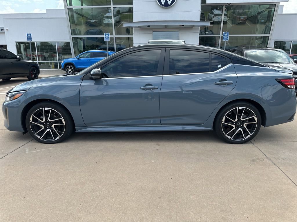 Used 2024 Nissan Sentra SR FWD image 2