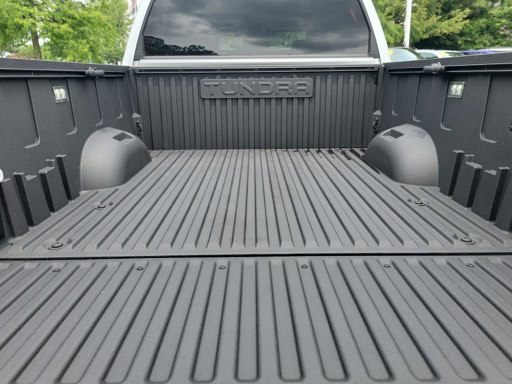 Used 2025 Toyota Tundra Limited AWD/4WD image 33