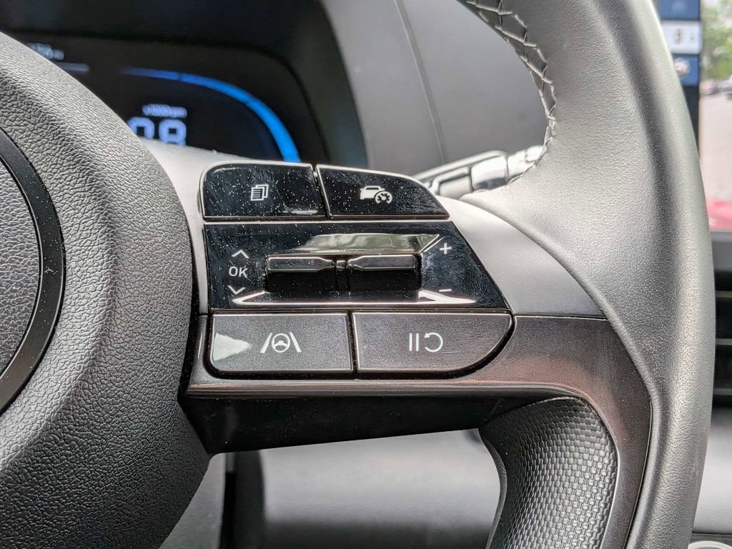 Used 2025 Hyundai Elantra Sport FWD image 24
