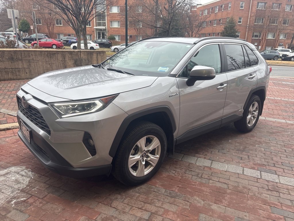 Used 2020 Toyota RAV4 XLE image 6