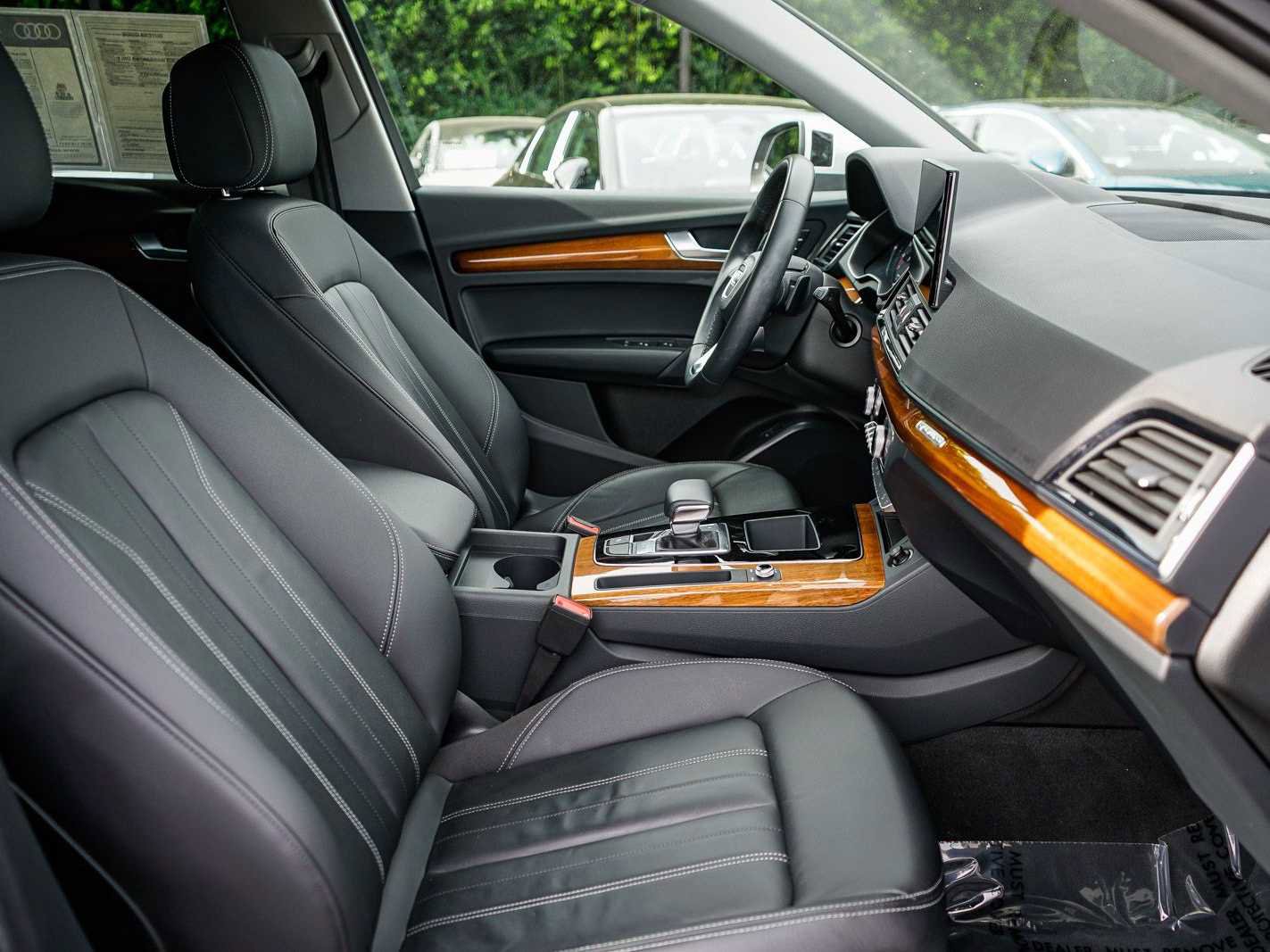 Used 2023 Audi Q5 2.0T Premium w/ Convenience Package image 16