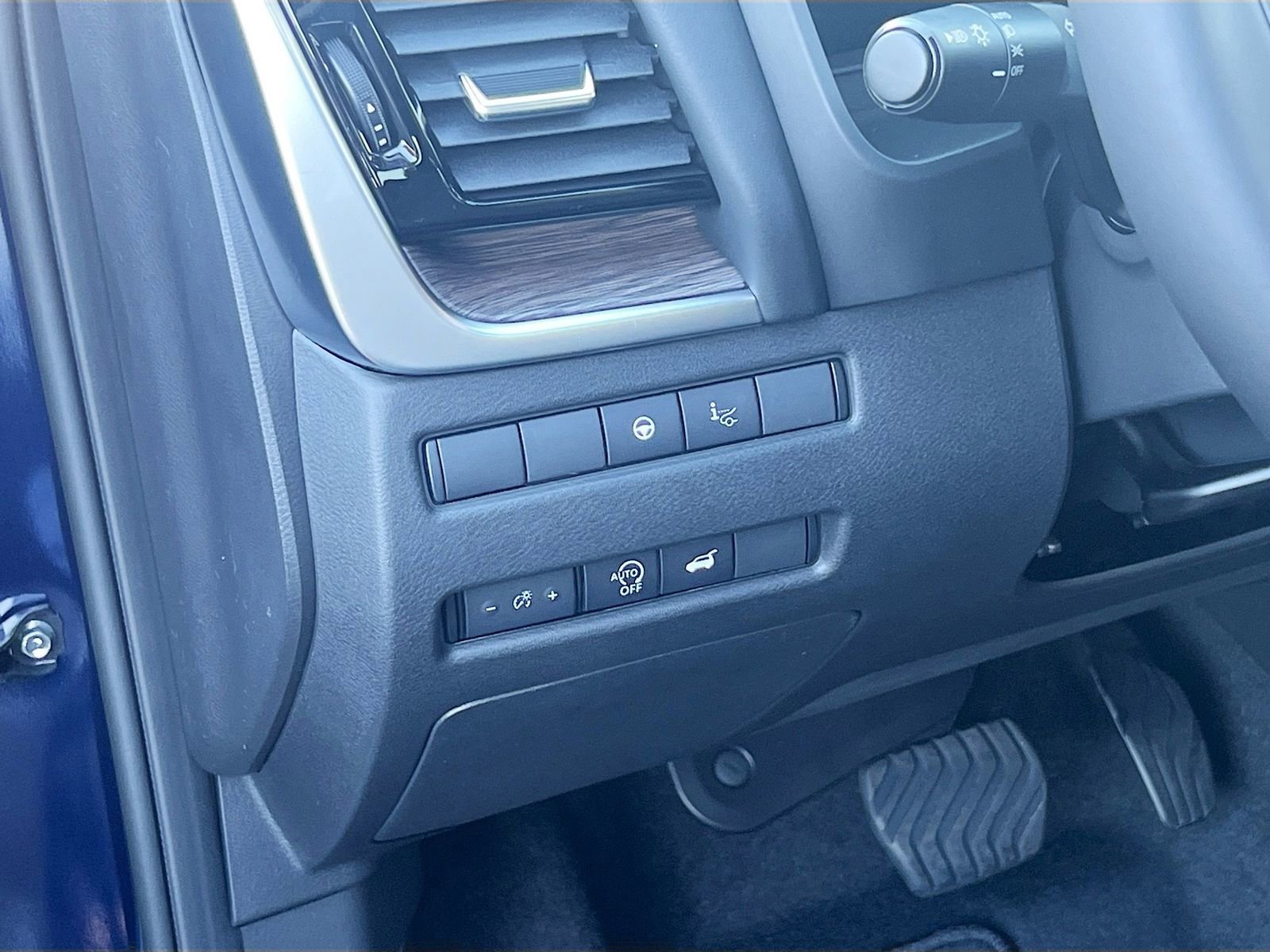 New 2026 Nissan Rogue Platinum w/ Platinum Premium Package image 10