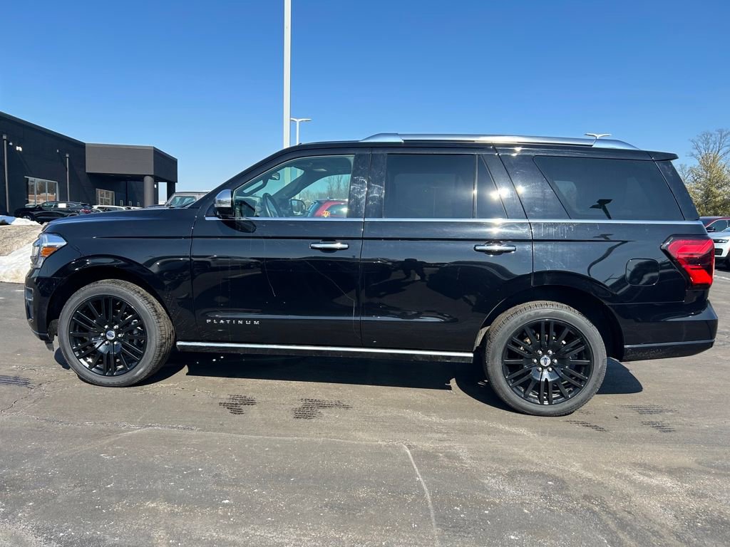 Used 2023 Ford Expedition Platinum image 4