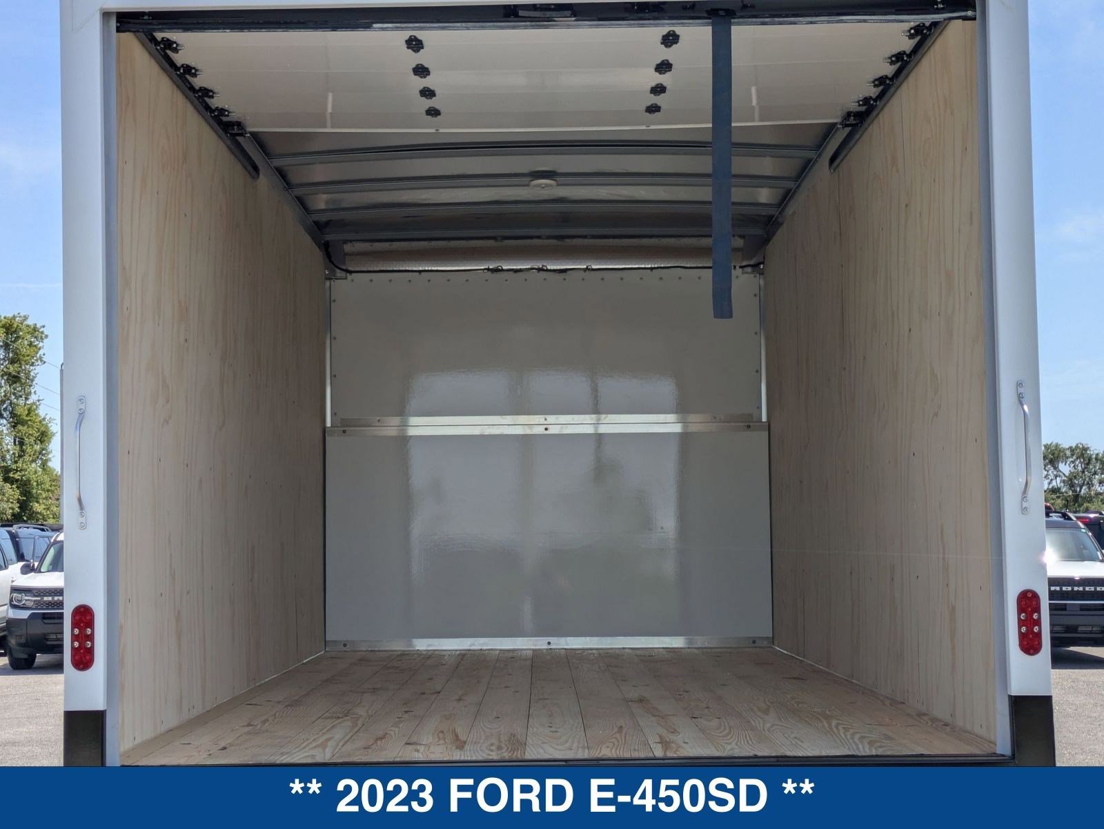 New 2023 Ford E-450 and Econoline 450 Super Duty w/ Power Windows & Locks Group image 14