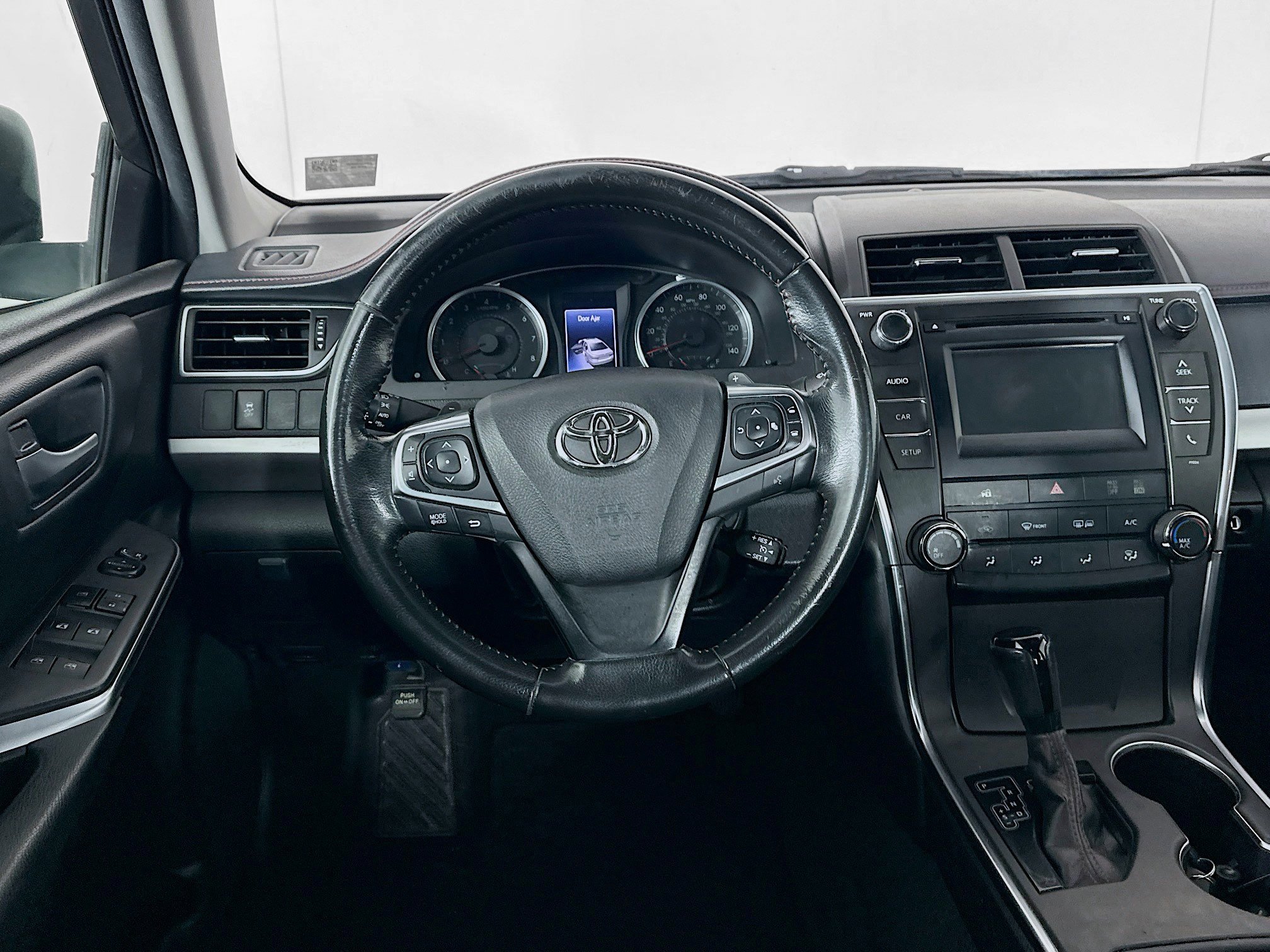 Used 2016 Toyota Camry SE image 16