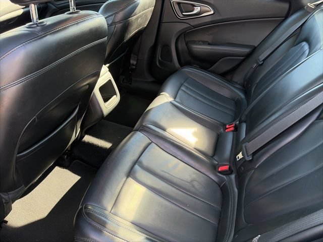 Used 2017 Chrysler 200 Limited Platinum FWD image 11