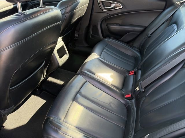 Used 2017 Chrysler 200 Limited Platinum FWD image 11