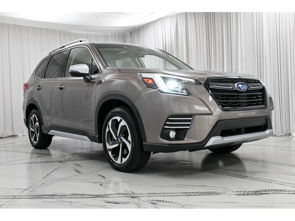 Used 2023 Subaru Forester Touring AWD/4WD image 2