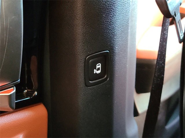 Used 2025 Kia Carnival SX Prestige image 17