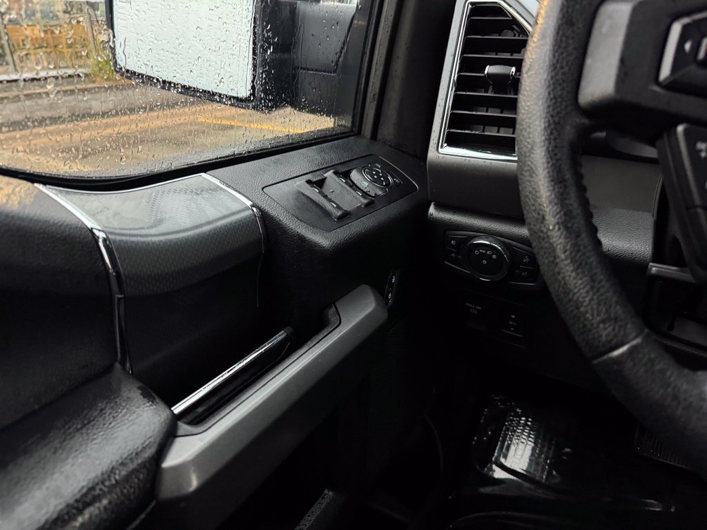 Used 2015 Ford F150 XLT w/ Equipment Group 302A Luxury AWD/4WD image 30