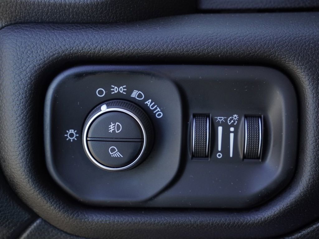 Used 2024 RAM 2500 Laramie w/ Safety Group image 12