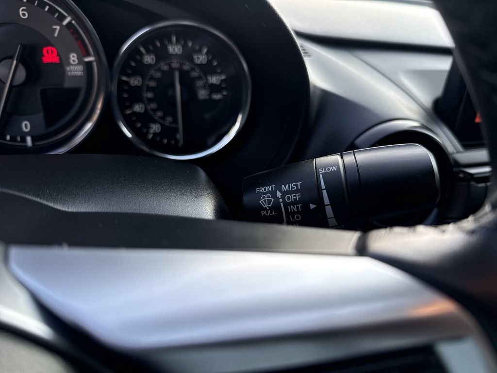 Used 2021 MAZDA MX-5 Miata Club RWD image 19