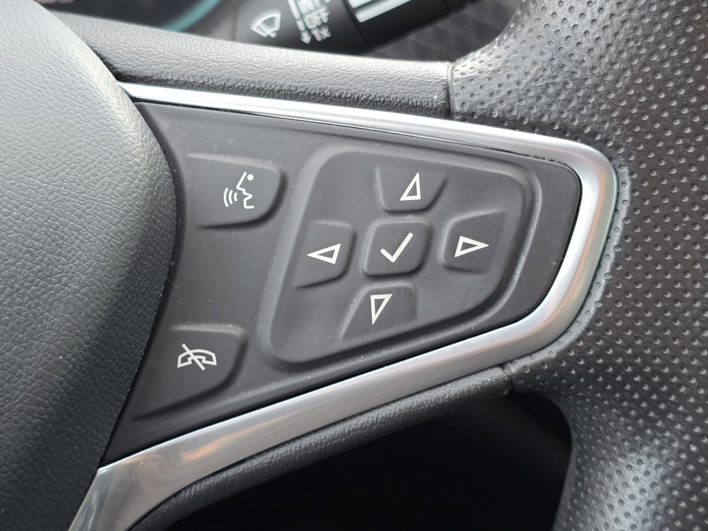 Used 2023 Chevrolet Malibu LT image 12