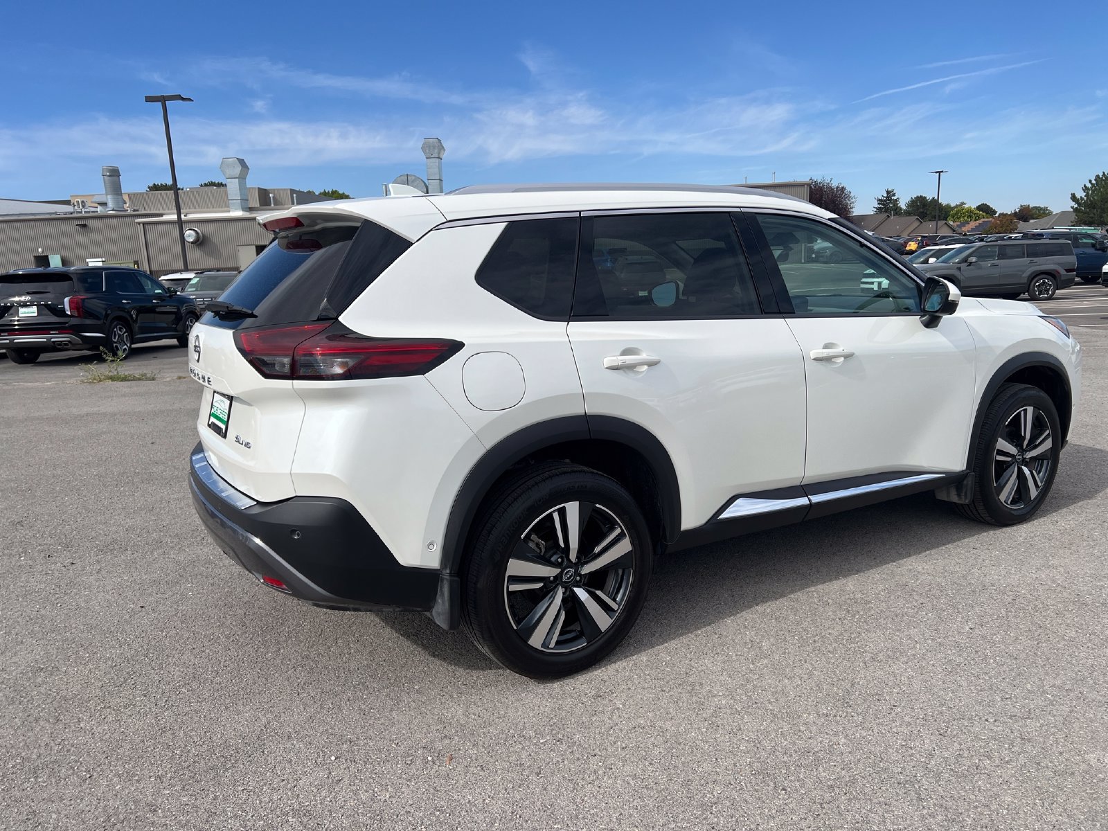 Used 2023 Nissan Rogue SL w/ SL Premium Package AWD/4WD image 3