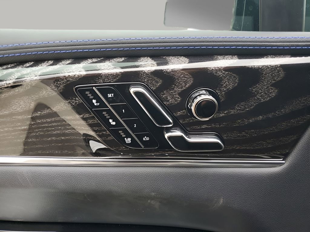 New 2026 Cadillac Escalade IQ Sport 1 w/ LPO, ONYX Package AWD/4WD image 29