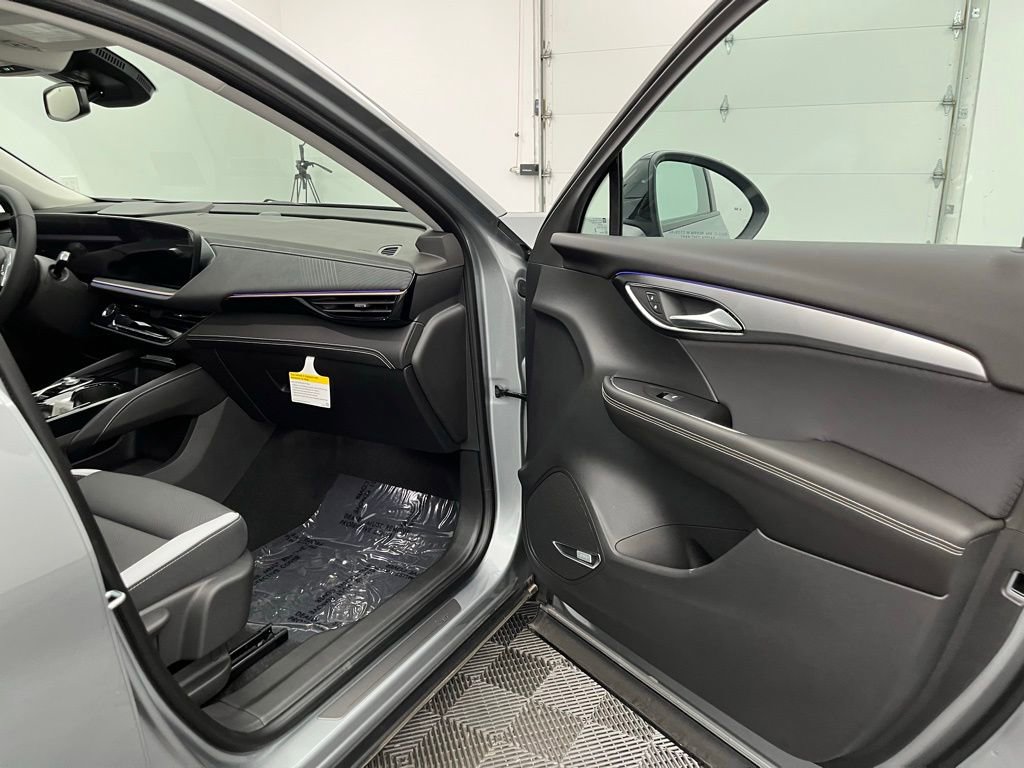 New 2025 Buick Envision Sport Touring image 29