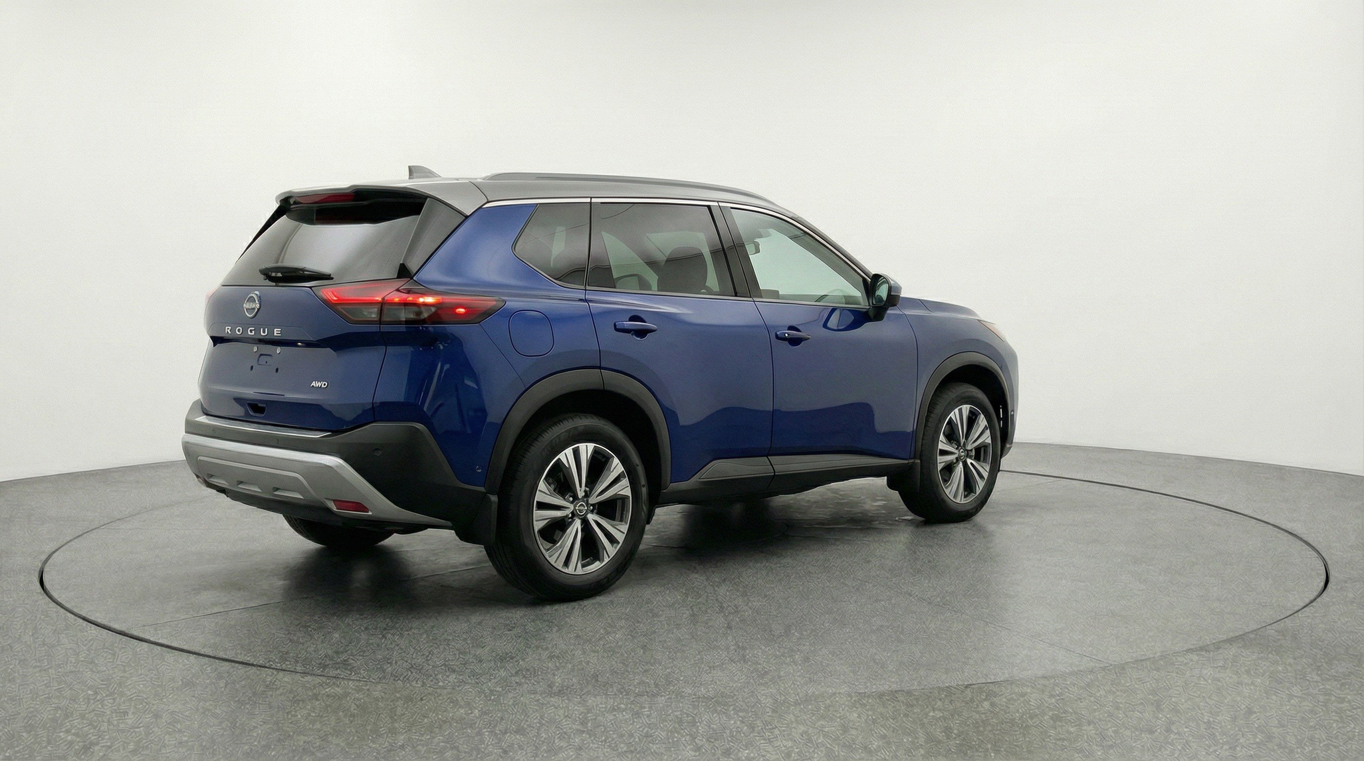 Used 2025 Nissan Rogue SV image 9