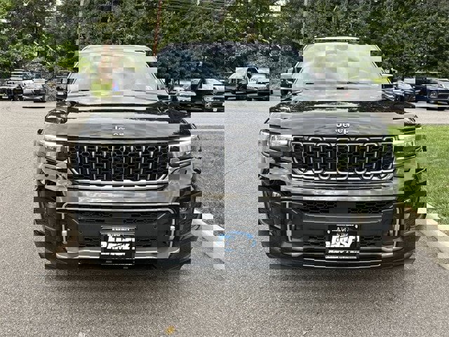 Certified 2022 Jeep Grand Cherokee L Overland image 3
