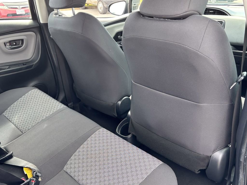 Used 2015 Toyota Yaris LE image 33