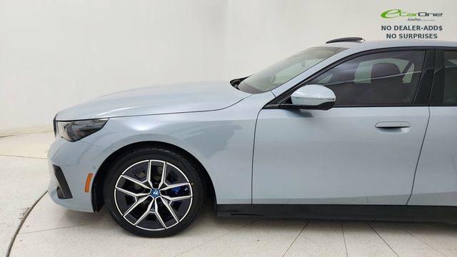 Used 2025 BMW i5 xDrive40 w/ M Sport Package image 9