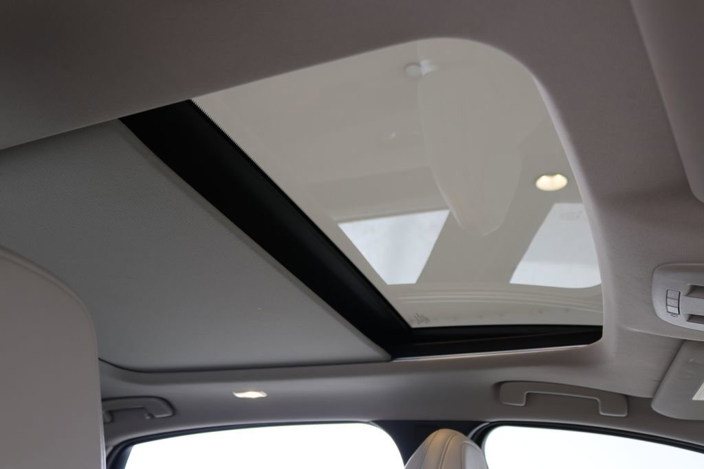 Used 2023 Nissan Ariya AWD image 41