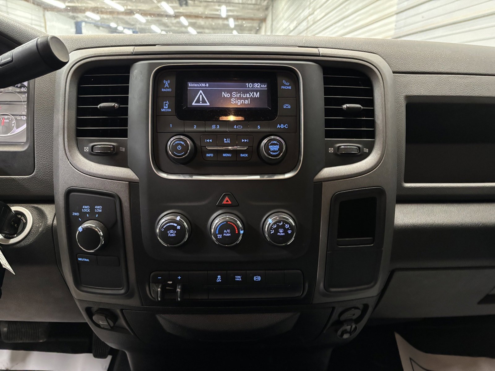 Used 2018 RAM 2500 Tradesman w/ Chrome Appearance Group image 18