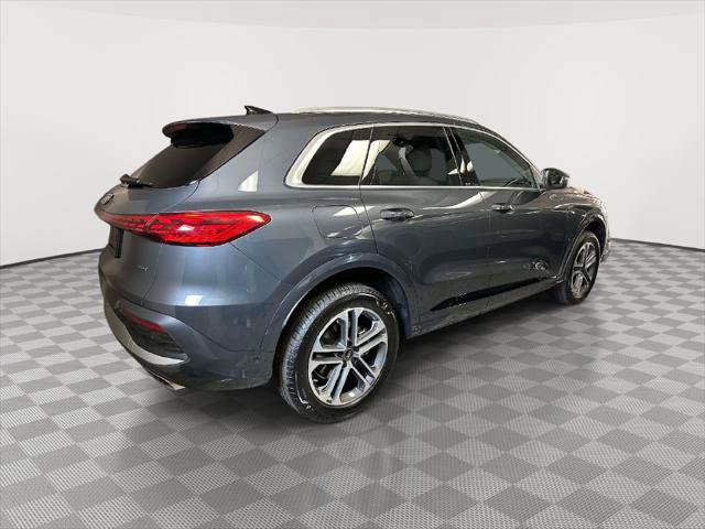 Used 2025 Audi Q5 Premium w/ 19" Wheel Package AWD/4WD image 2