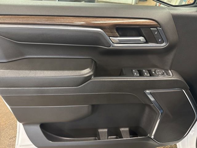 Used 2024 Chevrolet Silverado 1500 LT AWD/4WD image 10