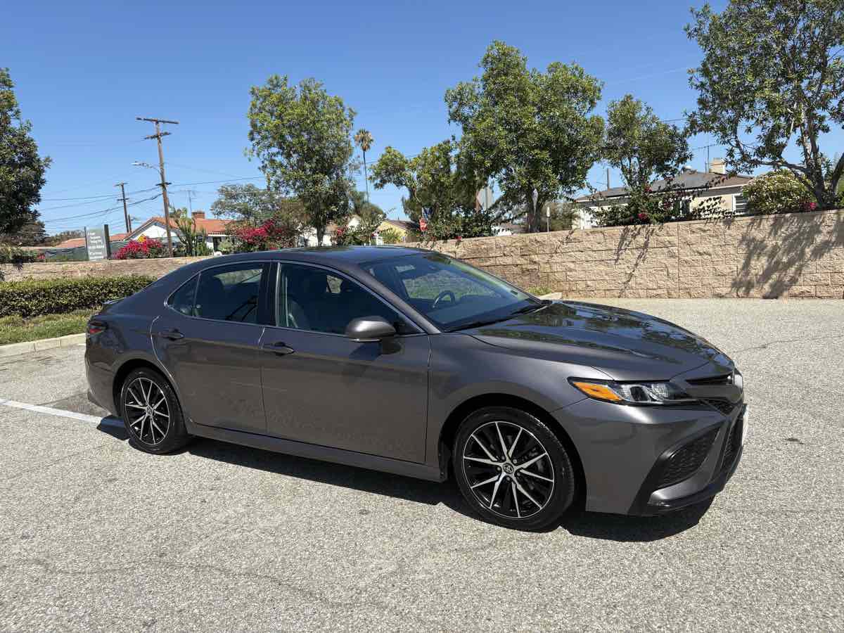 Used 2024 Toyota Camry SE image 36