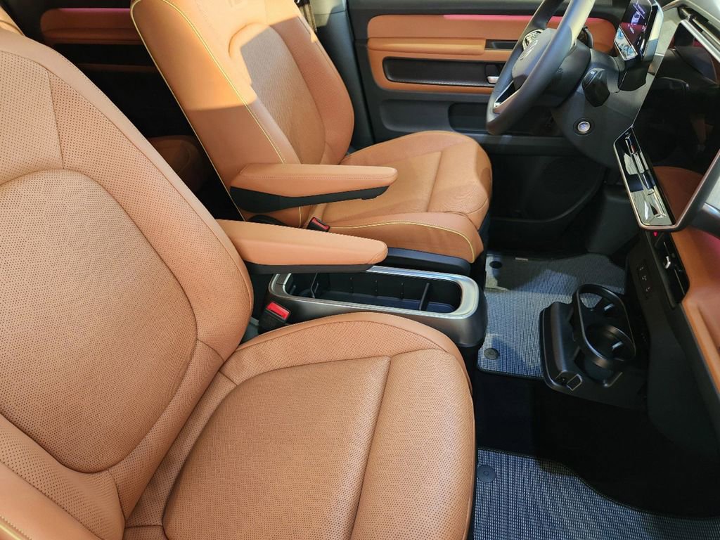 New 2025 Volkswagen ID. Buzz Pro S image 9