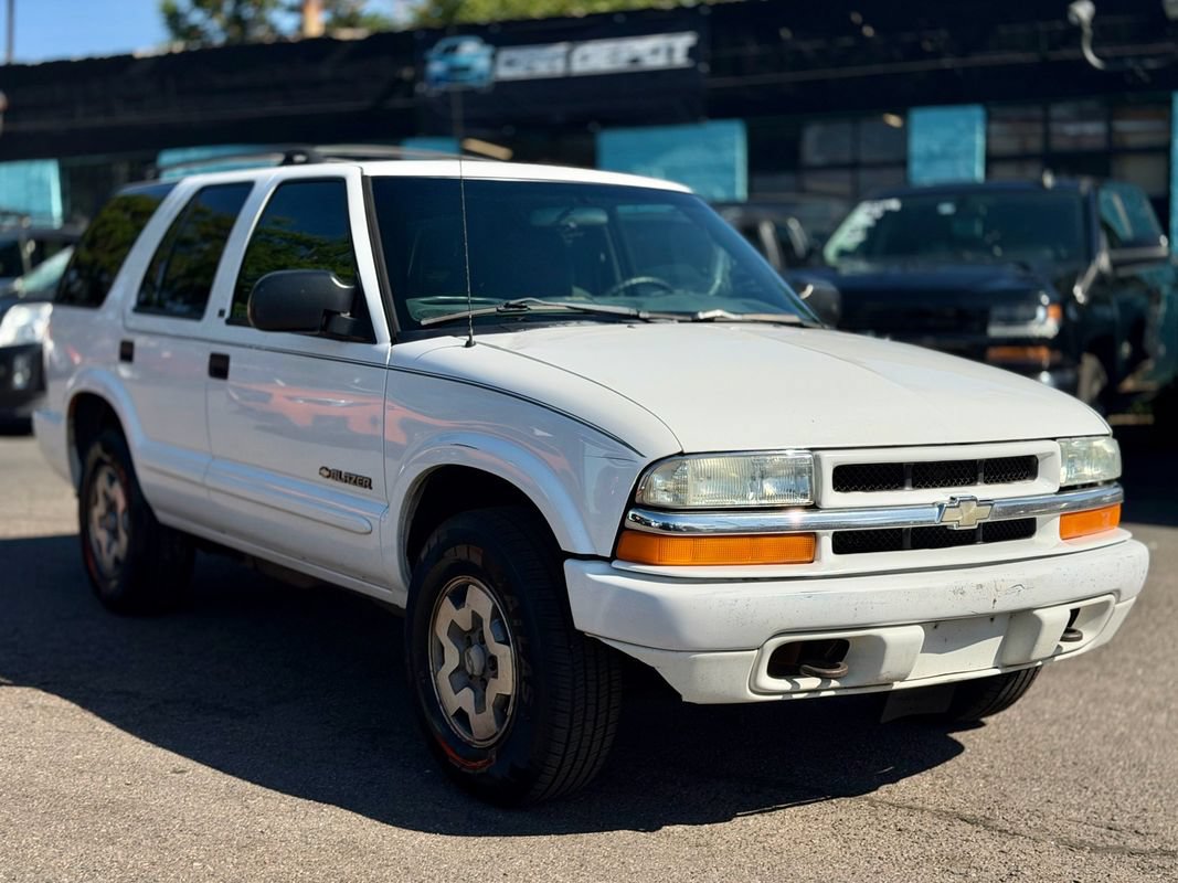 Used 2002 Chevrolet Blazer LS w/ Preferred Equipment Group AWD/4WD image 1