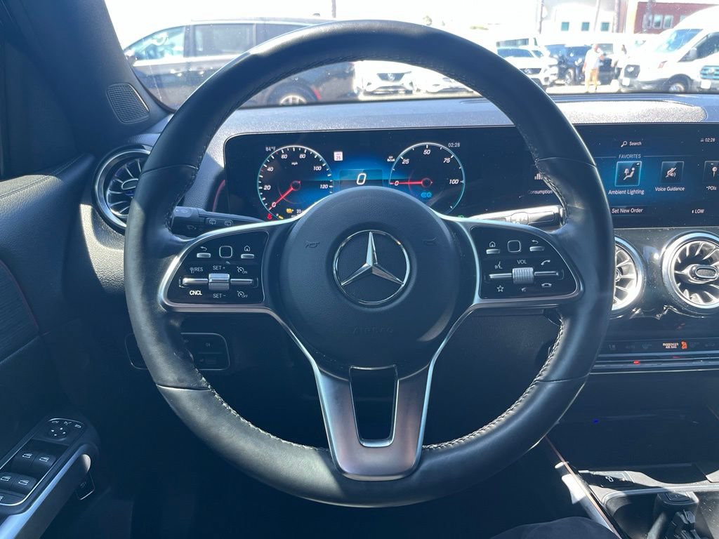 Used 2023 Mercedes-Benz EQB 300 4MATIC w/ Exclusive Package image 18
