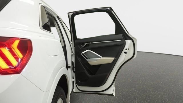 Used 2020 Audi Q3 2.0T Premium w/ Convenience Package image 36