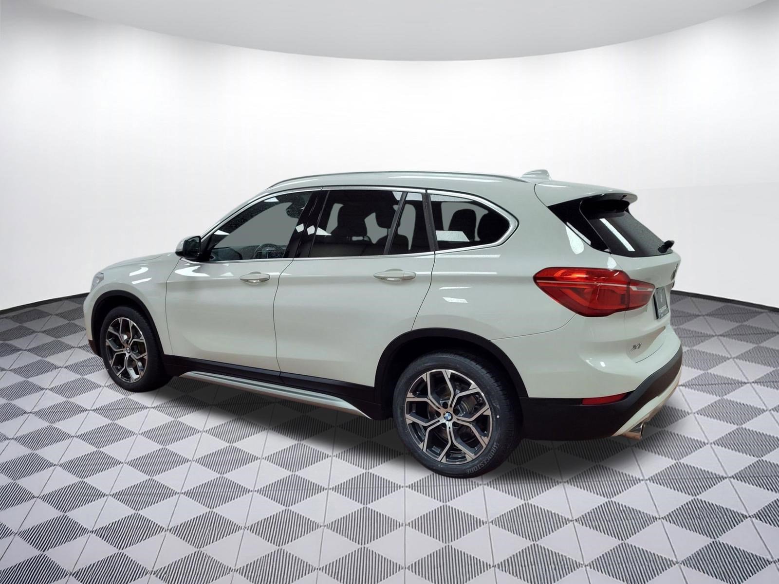 Used 2021 BMW X1 sDrive28i w/ Convenience Package image 3