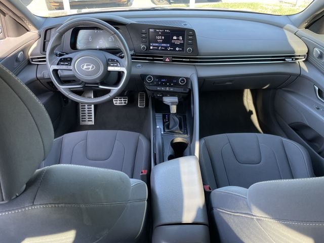 Used 2025 Hyundai Elantra Sport FWD image 9