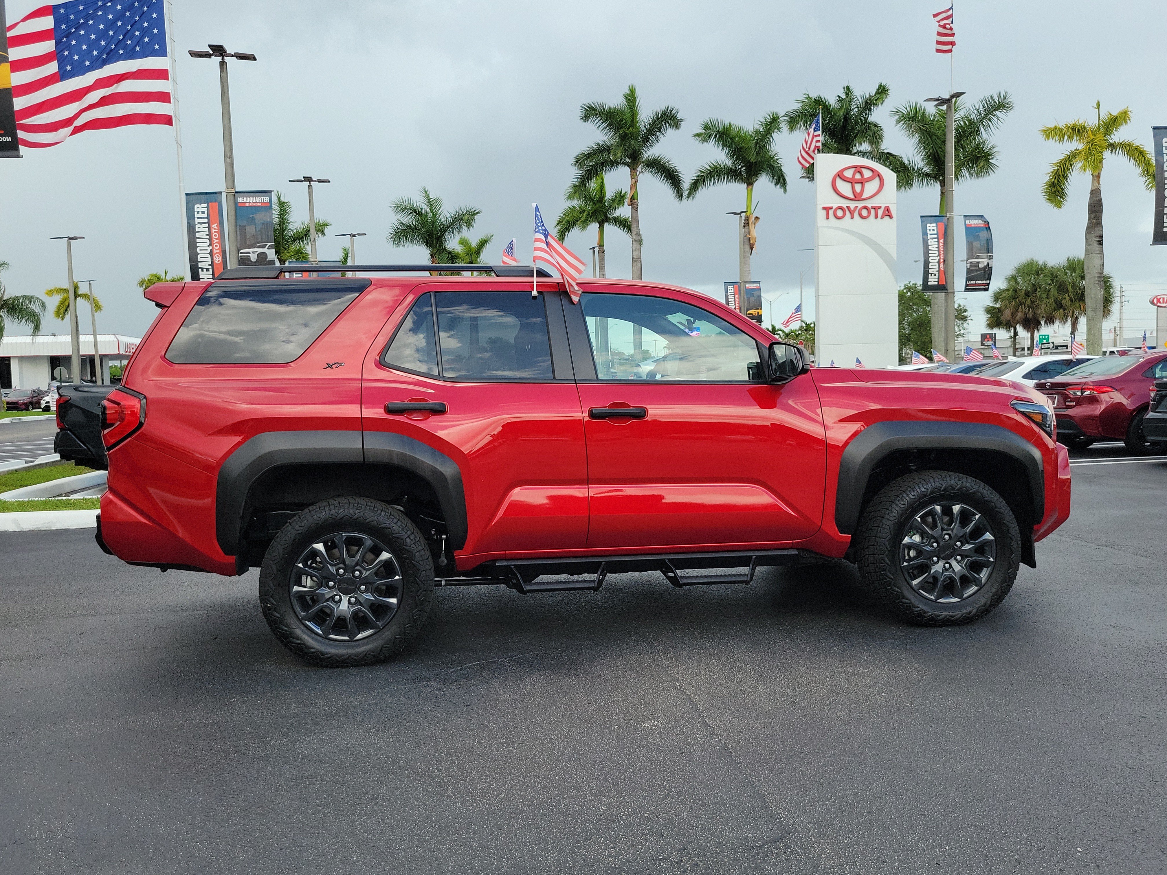 Used 2025 Toyota 4Runner SR5 AWD/4WD image 13