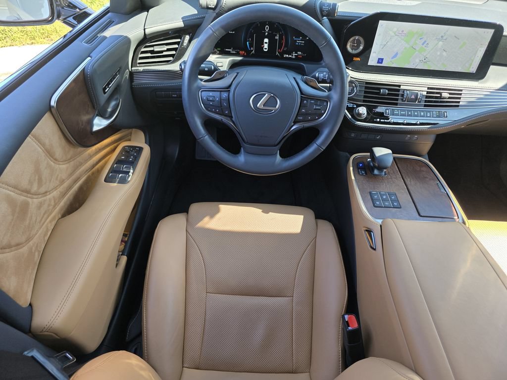 Certified 2024 Lexus LS 500 RWD image 2