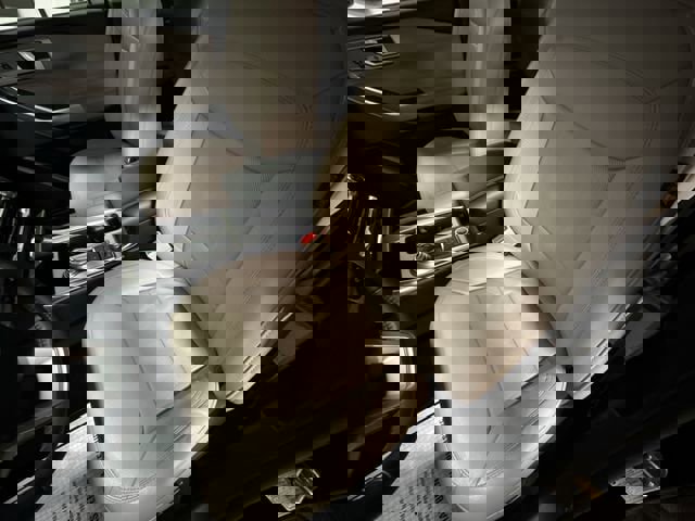 Used 2023 Ford Explorer Limited image 20