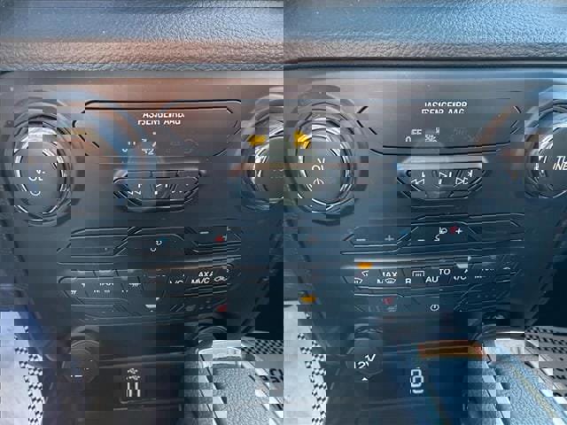 Used 2023 Ford Ranger Lariat w/ Trailer Tow Package RWD image 14