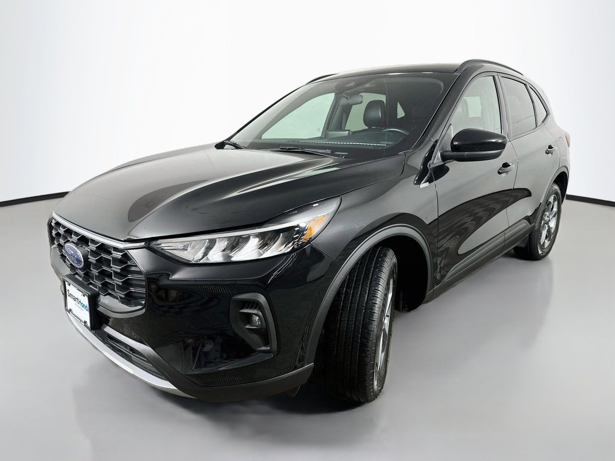 Used 2025 Ford Escape ST-Line Select AWD/4WD image 3