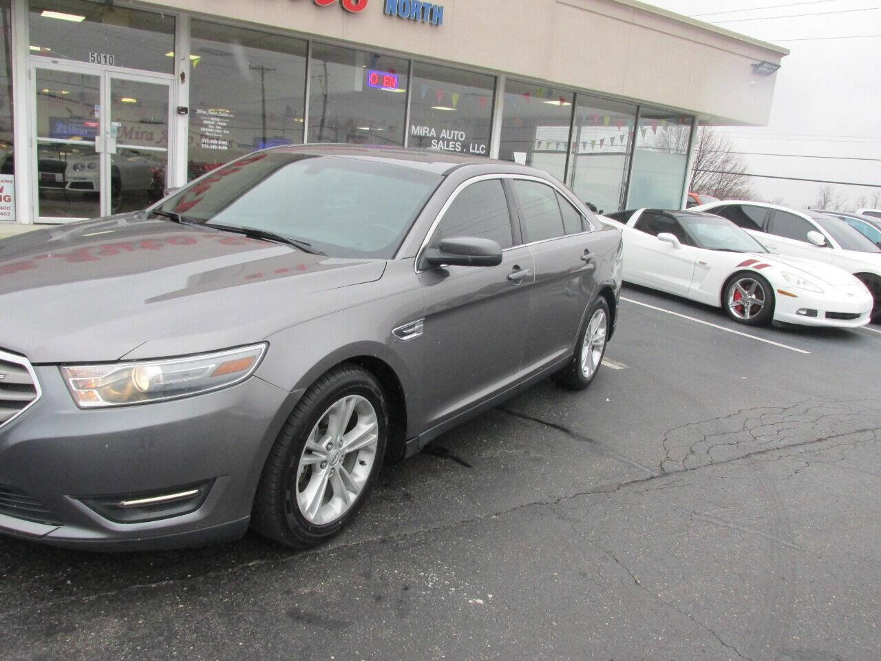 Used 2013 Ford Taurus SEL image 29