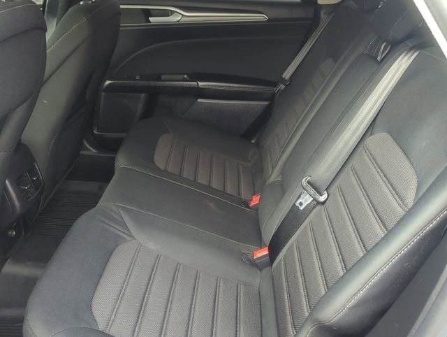Used 2020 Ford Fusion SE image 21