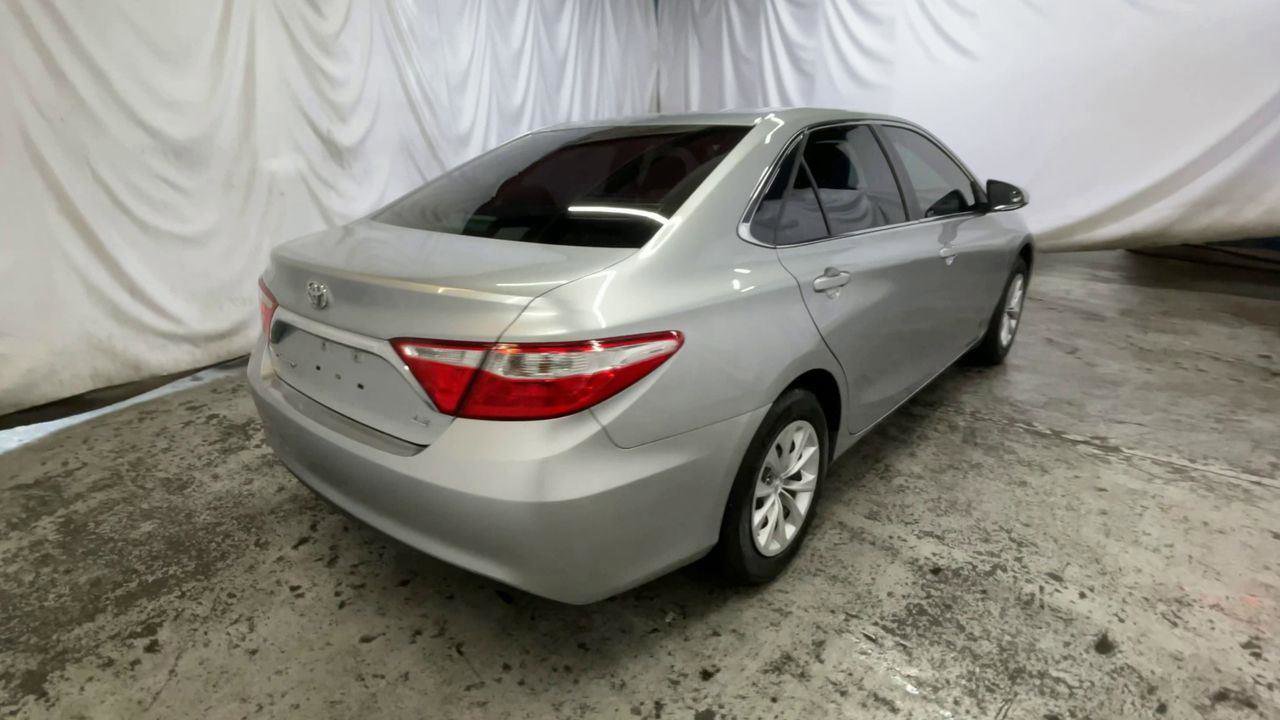 Used 2015 Toyota Camry LE FWD image 8