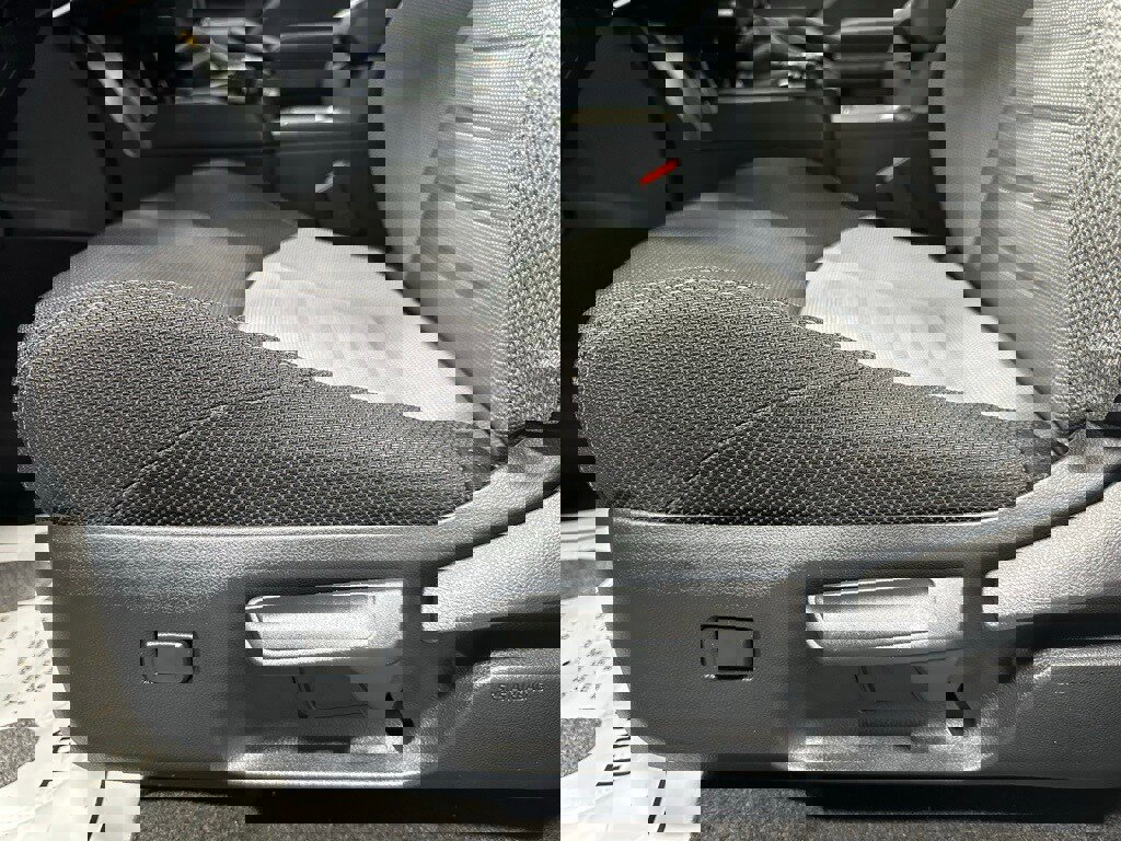 Used 2025 Toyota 4Runner TRD Off-Road image 13